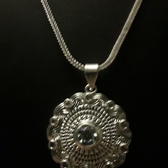 3.86CT White Diamond Pendant with a Sterling Silver Unisex Necklace - Picture 4 of 4